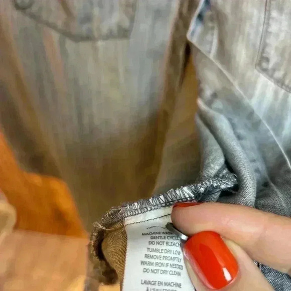 Beachlunchlounge Gray Chambray Hidden Button Down Shirt Women’s Size S/P - Picture 6 of 8